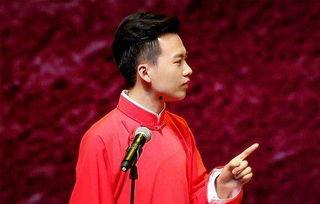 郭麒麟吃瓜现场照片,表情包走红网络