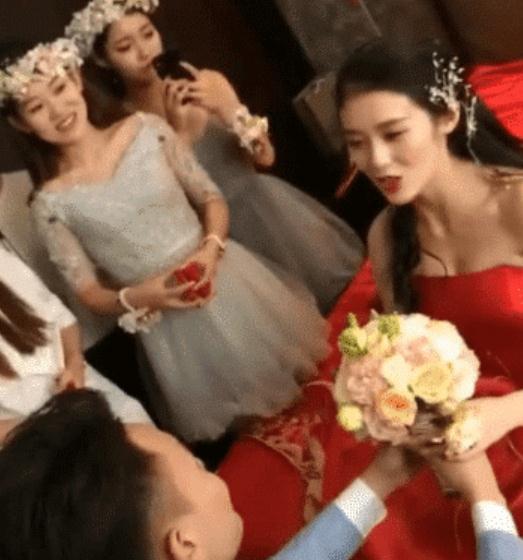 抖音新娘伴郎吃瓜,笑料百出！