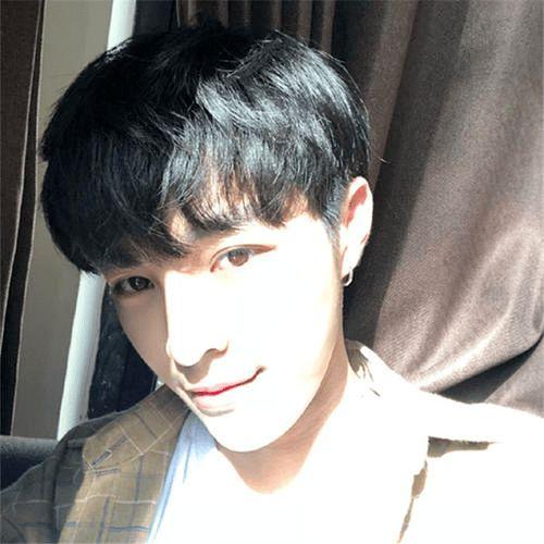 抖音短发气质网红男
