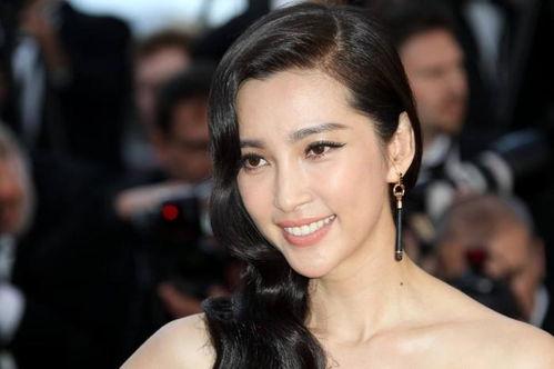 明星都爱的AV明星,揭秘AV界璀璨明星的跨界魅力